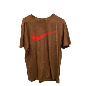 Nice High End NIKE Gray & Red Swoosh XL Men’s T-Shirt Mint
